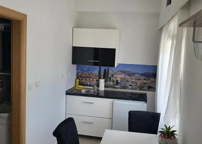 Mango Apartments Apartment